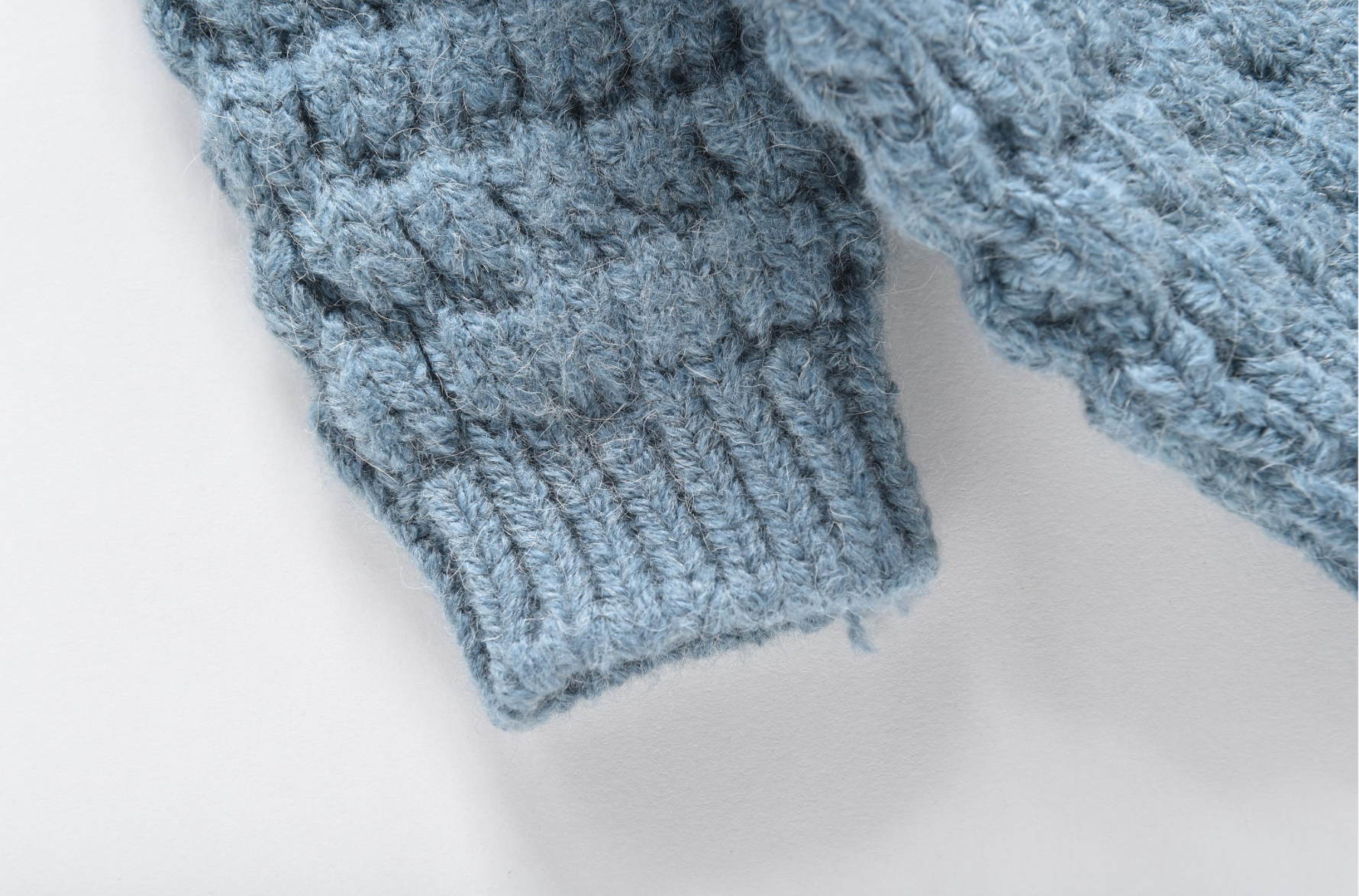 Pull Amio Storm LOUISE MISHA