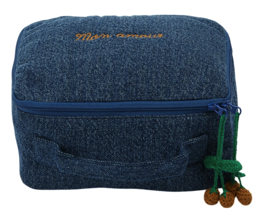 
    alt="Chevron descendant icône"
  