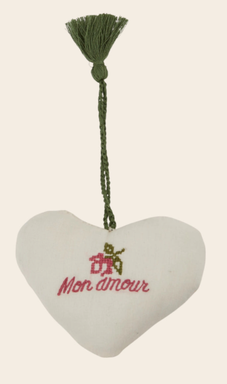 
    alt="Chevron descendant icône"
  