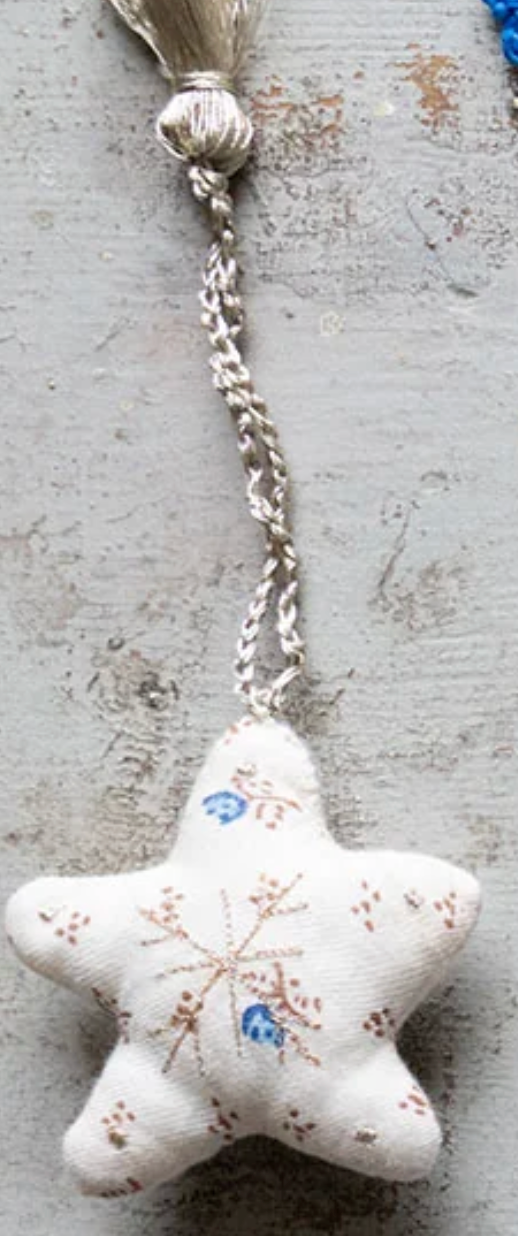 
    alt="Chevron descendant icône"
  