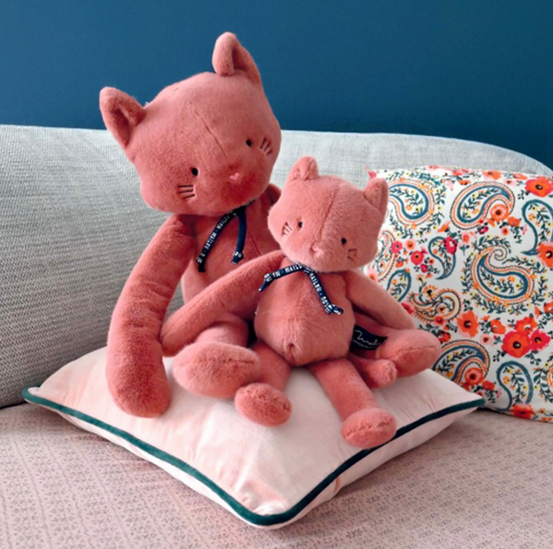 Chat MÉLOÉ rose MAÏLOU