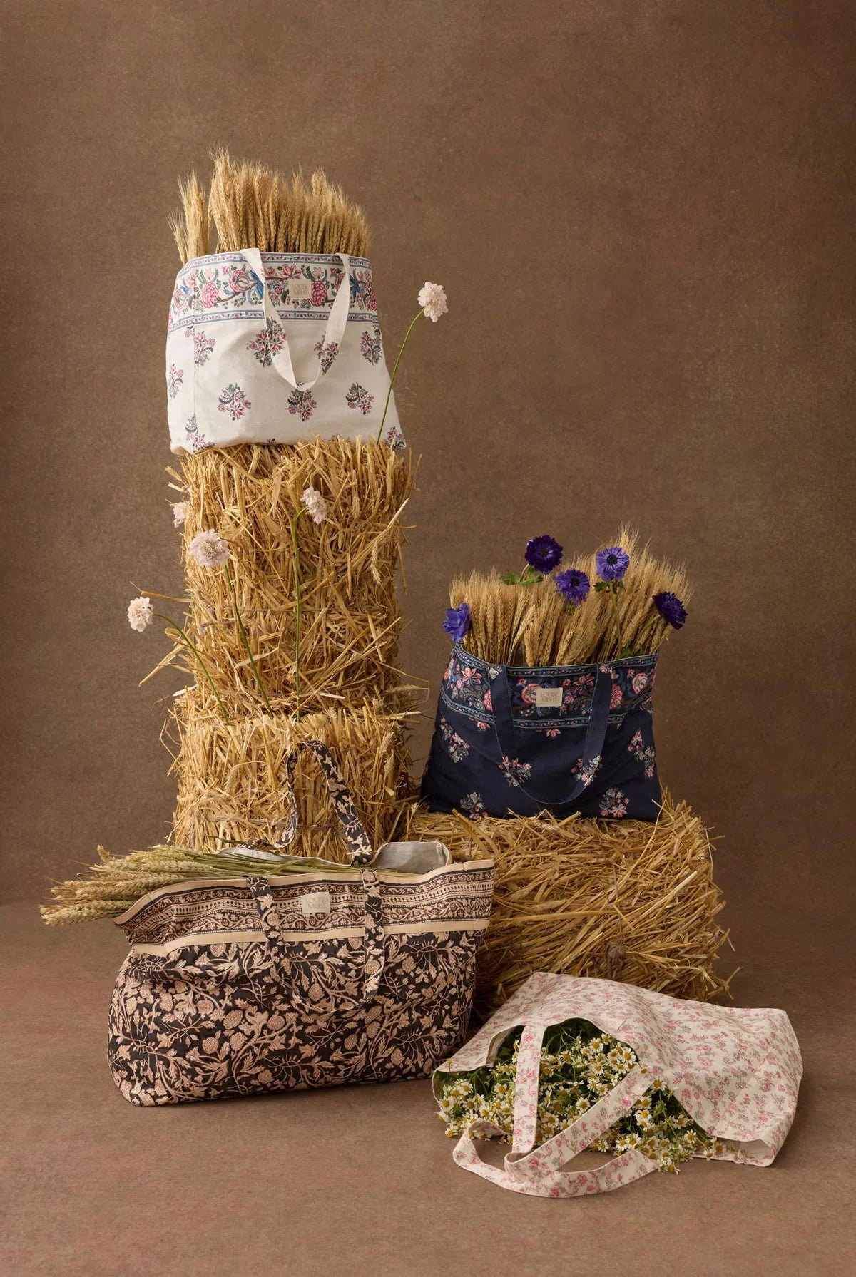 Tote bag BEVERLY  Black Blooming Woods LOUISE MISHA