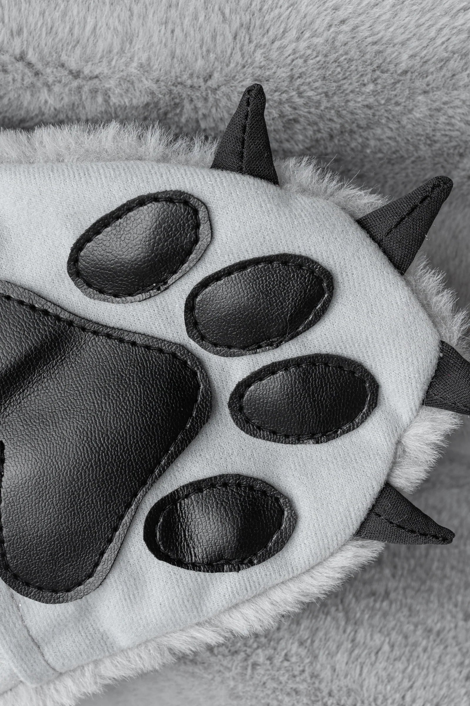 Cape de loup GREAT PRETENDERS